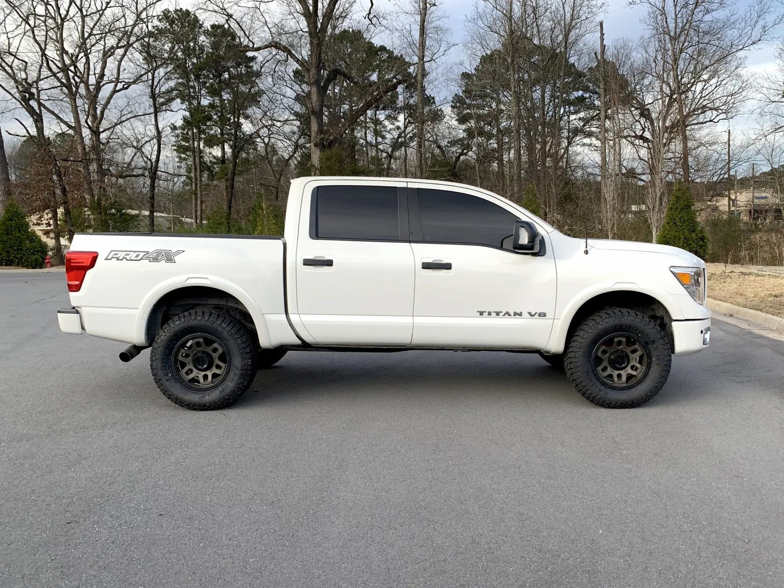 Used 2018 Nissan Titan PRO-4X w/ Pro-4x Utility Package AWD/4WD image 8