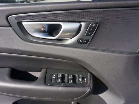 Used 2024 Volvo XC60 B5 Plus w/ Protection Package Premier image 4