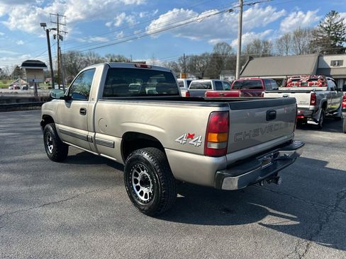 Used 2000 Chevrolet Silverado 1500 4x4 Regular Cab w/ Exterior Appearance Pkg image 3