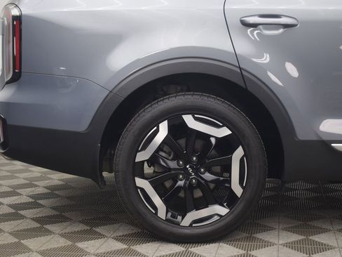 Used 2023 Kia Telluride EX w/ EX Captain's Chair Package AWD/4WD image 33