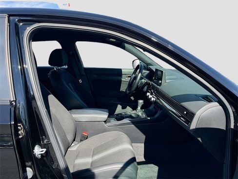 Used 2025 Honda Civic Sport image 26