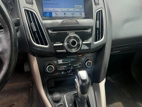 Used 2018 Ford Focus Titanium FWD image 13