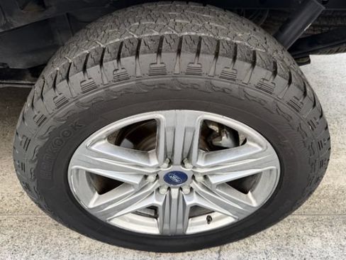 Used 2018 Ford F150 XLT w/ Equipment Group 302A Luxury AWD/4WD image 26