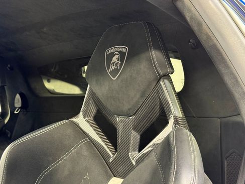 Used 2018 Lamborghini Huracan Performante image 44