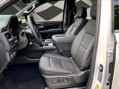 Used 2024 Chevrolet Tahoe High Country image 25