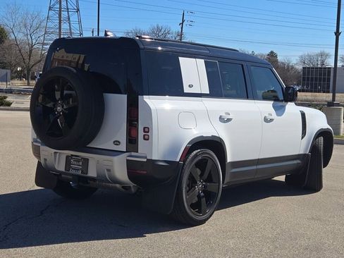 Used 2023 Land Rover Defender 110 SE image 12
