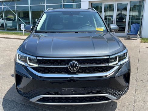 Used 2023 Volkswagen Taos SEL AWD/4WD image 2