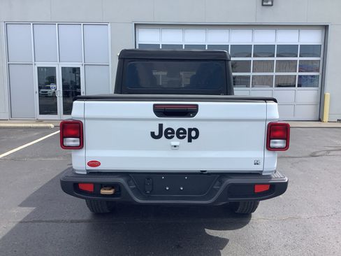New 2026 Jeep Gladiator Sport AWD/4WD image 6