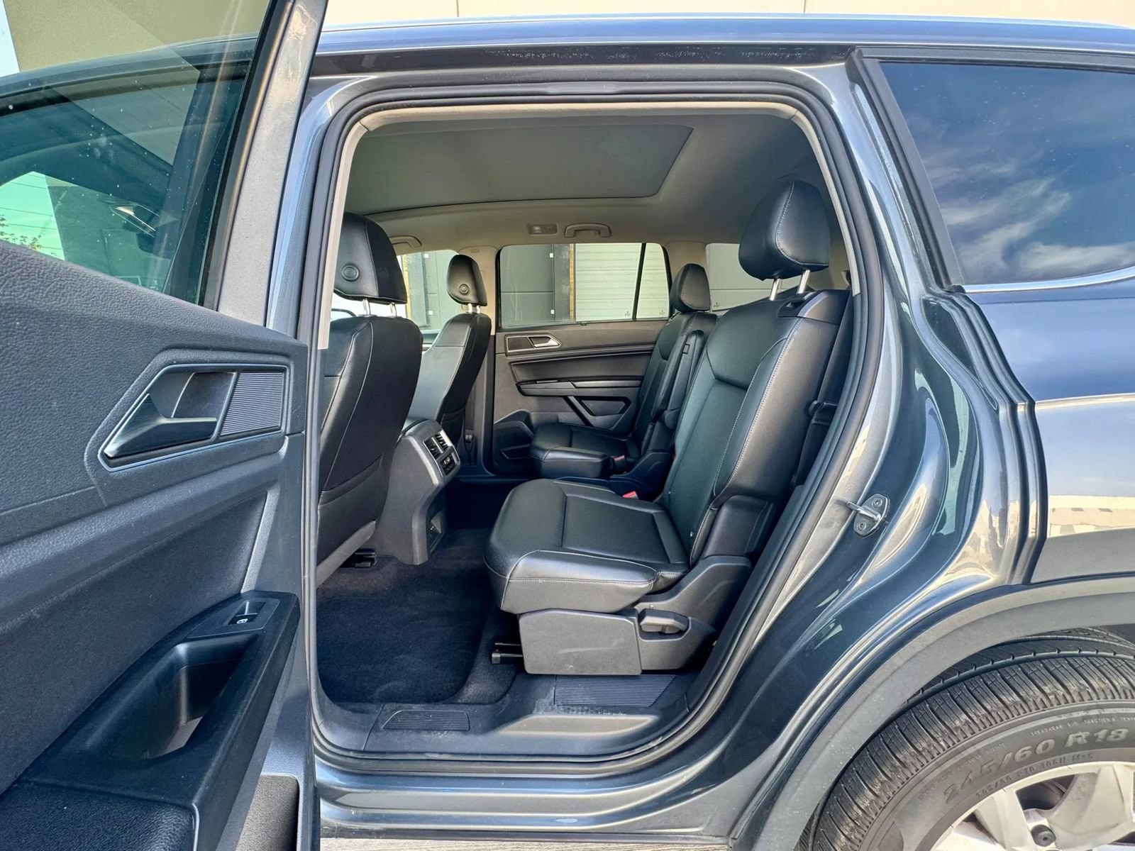 Used 2018 Volkswagen Atlas SEL AWD/4WD image 10