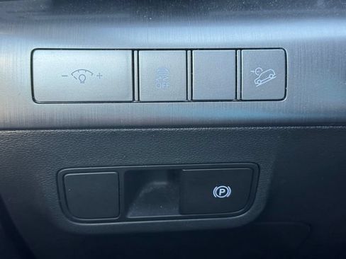 Used 2025 Hyundai Kona SEL FWD image 23