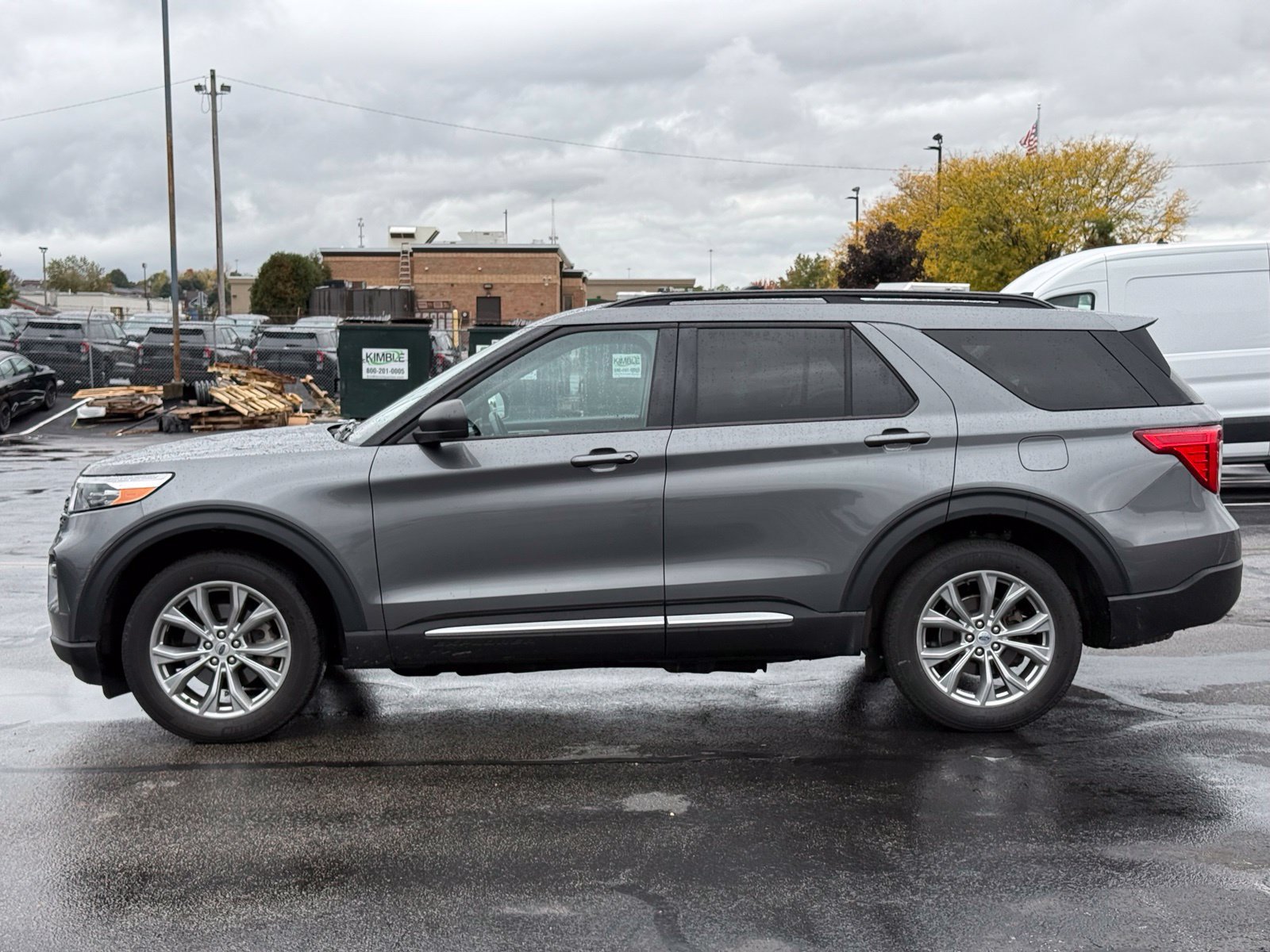 Used 2023 Ford Explorer XLT w/ Equipment Group 202A AWD/4WD image 7