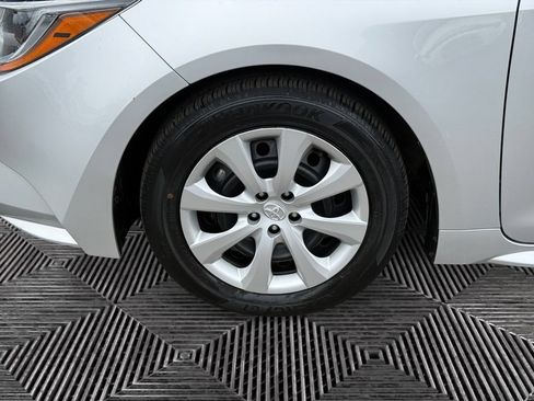 Used 2025 Toyota Corolla LE FWD image 14