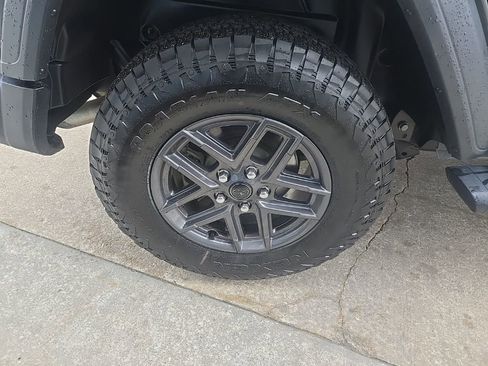 Used 2021 Jeep Wrangler Unlimited Sport image 26