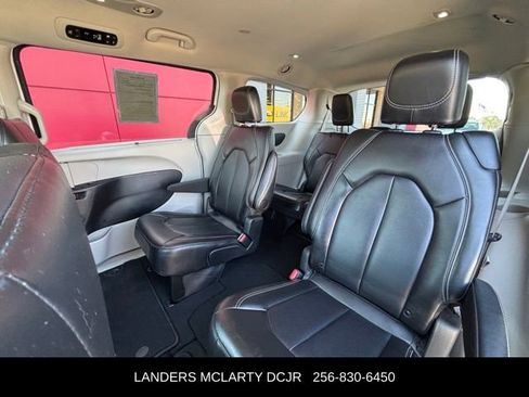Used 2024 Chrysler Pacifica Touring-L image 20