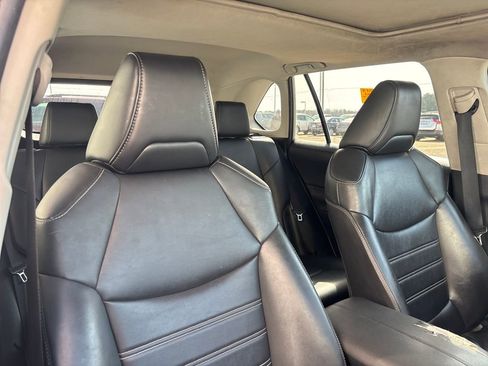 Used 2020 Toyota RAV4 XLE Premium image 22