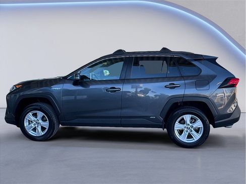 Used 2019 Toyota RAV4 XLE AWD/4WD image 3