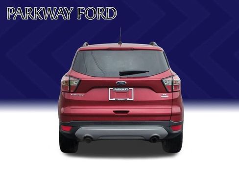 Used 2017 Ford Escape SE w/ SE Leather Comfort Package FWD image 4