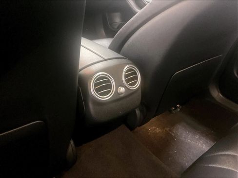 Used 2020 Mercedes-Benz C 300 4MATIC Sedan image 28