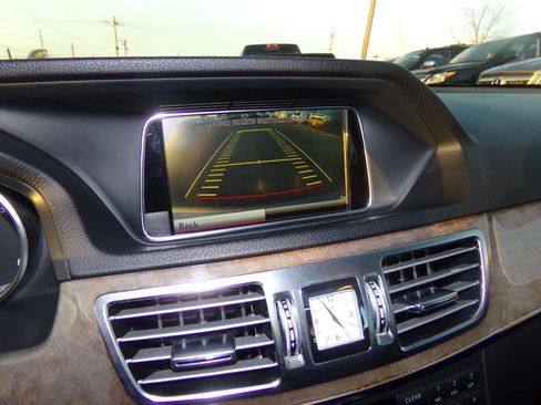 Used 2014 Mercedes-Benz E 350 4MATIC Sedan image 49