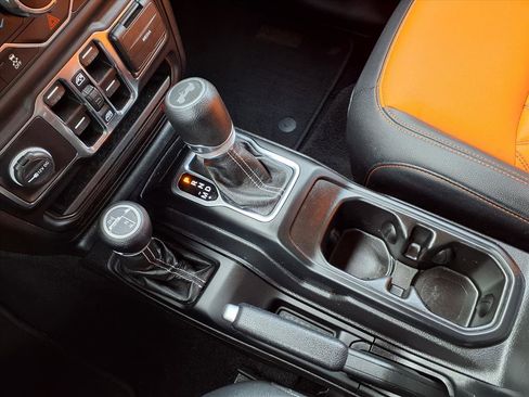 Used 2021 Jeep Wrangler Unlimited Sahara w/ Uconnect 4C Nav & Sound Group image 22