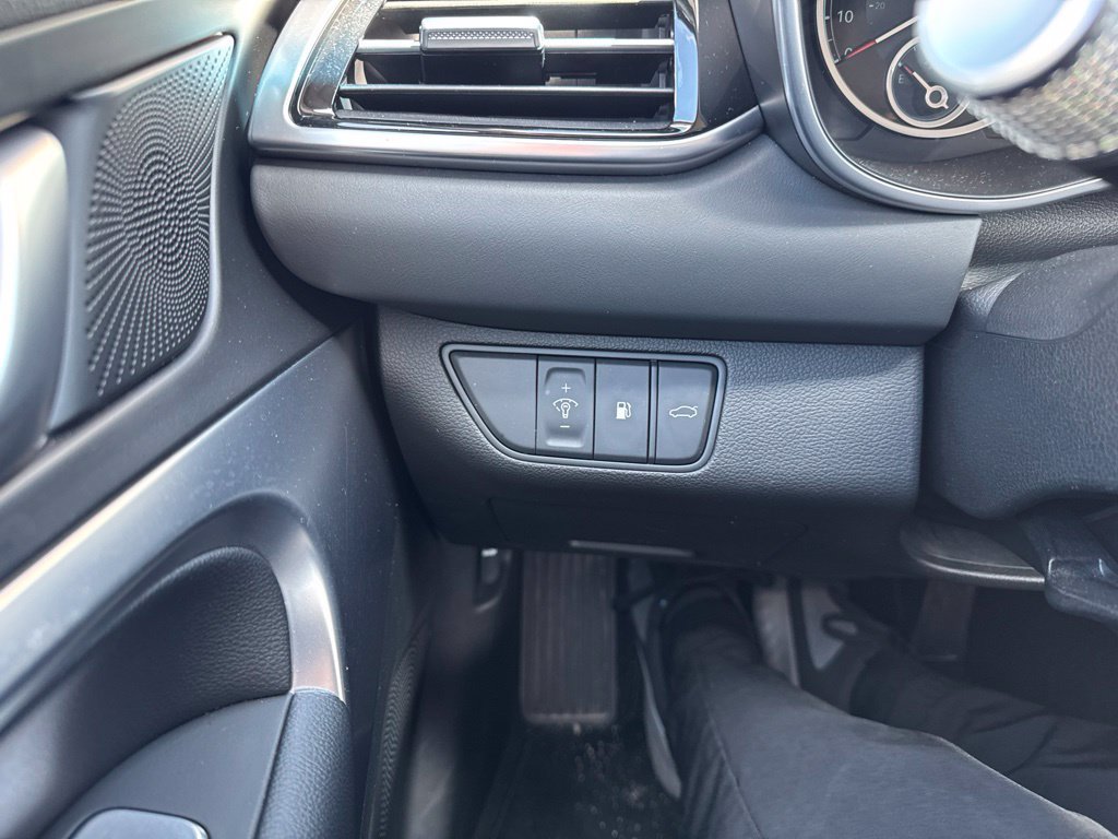 Used 2026 Genesis G70 2.5T RWD image 29