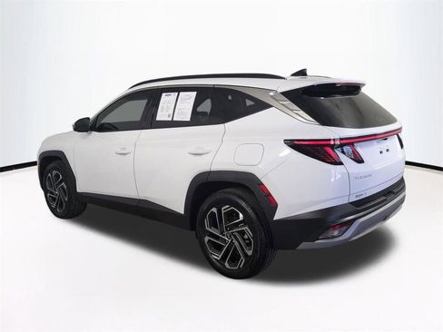Certified 2025 Hyundai Tucson Limited AWD/4WD image 7
