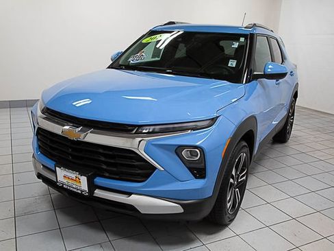 Certified 2024 Chevrolet TrailBlazer LT w/ LT Cold Weather Package FWD image 1