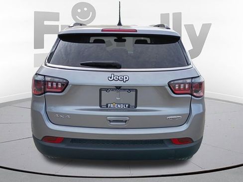 Used 2022 Jeep Compass Latitude w/ Convenience Group AWD/4WD image 6
