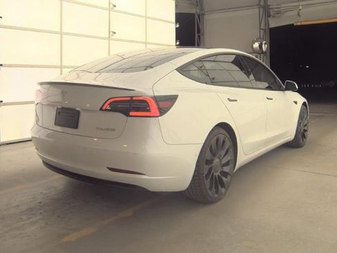 Used 2022 Tesla Model 3 Performance image 2