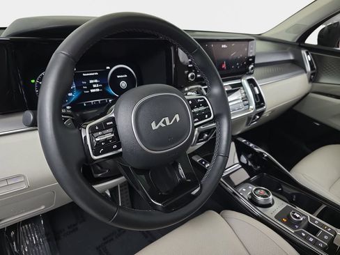 Used 2023 Kia Sorento SX Prestige w/ Panoramic Sunroof Package AWD/4WD image 19