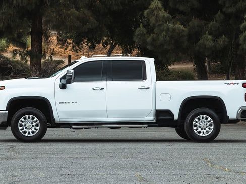 Used 2024 Chevrolet Silverado 2500 LTZ image 11