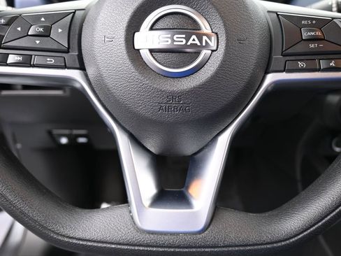 Used 2023 Nissan Versa SV image 28