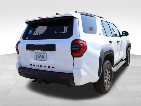 Used 2025 Toyota 4Runner SR5 AWD/4WD image 16