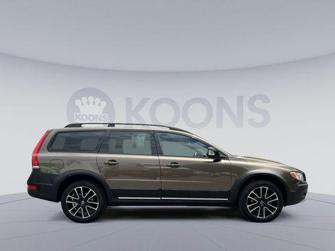 Used 2016 Volvo XC70 T5 Platinum w/ Climate Package AWD/4WD image 12