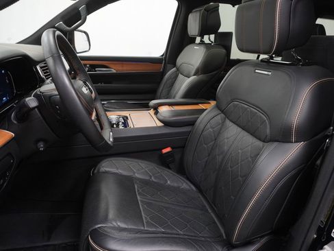 Certified 2024 Jeep Grand Wagoneer Series III w/ Rear-Seat Entertainment Group AWD/4WD image 18