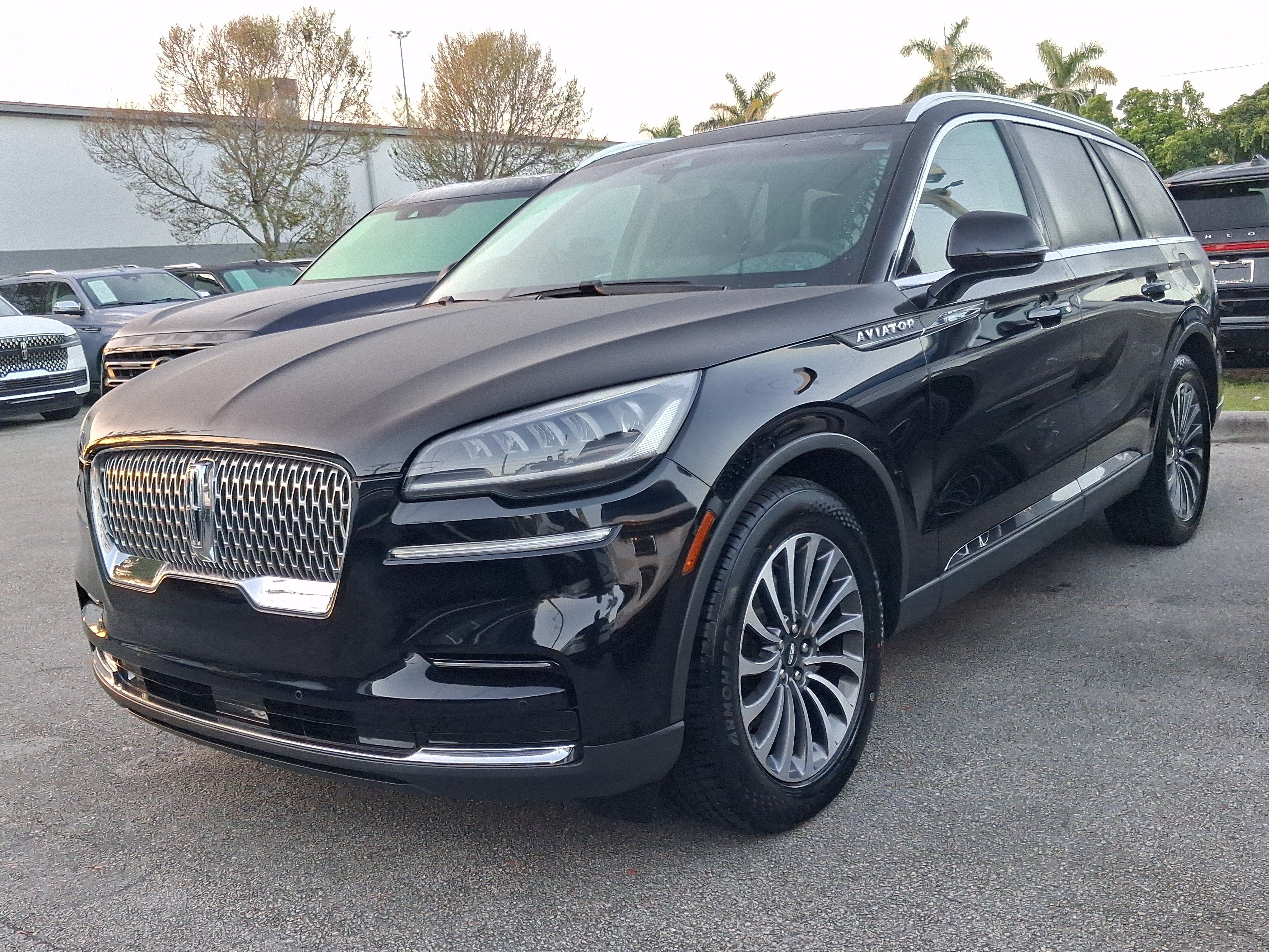 Certified 2023 Lincoln Aviator 2WD w/ Premium Package image 2