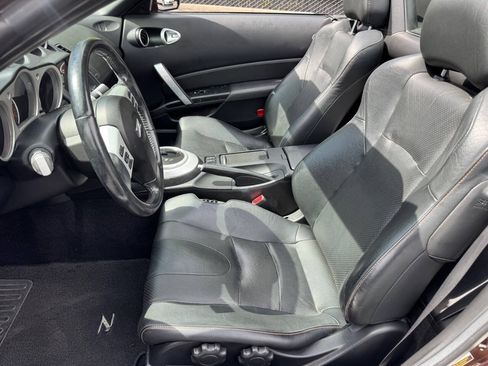 Used 2006 Nissan 350Z Touring RWD image 11