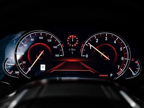 Used 2019 BMW 740i xDrive w/ Executive Package image 21