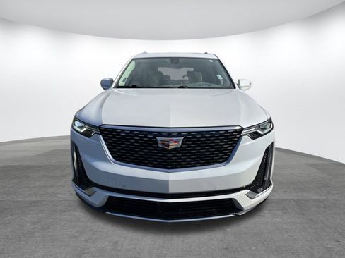 Used 2024 Cadillac XT6 Premium Luxury w/ Technology Package image 2