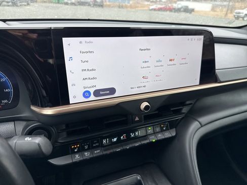 Used 2024 Toyota Crown image 8