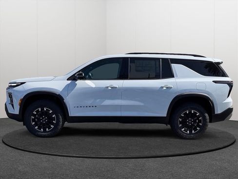 New 2026 Chevrolet Traverse Z71 w/ Driver Confidence Package AWD/4WD image 2
