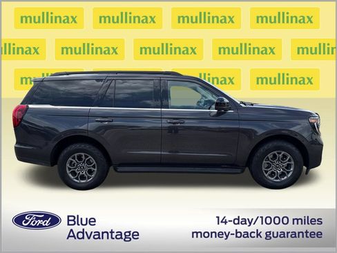 Used 2025 Ford Expedition Active RWD image 2