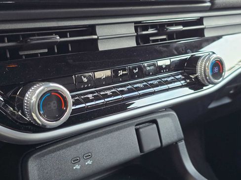 New 2025 Honda Prologue EX image 30