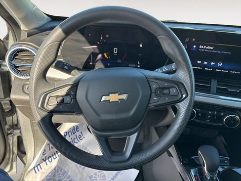 Used 2025 Chevrolet Equinox LT AWD/4WD image 37