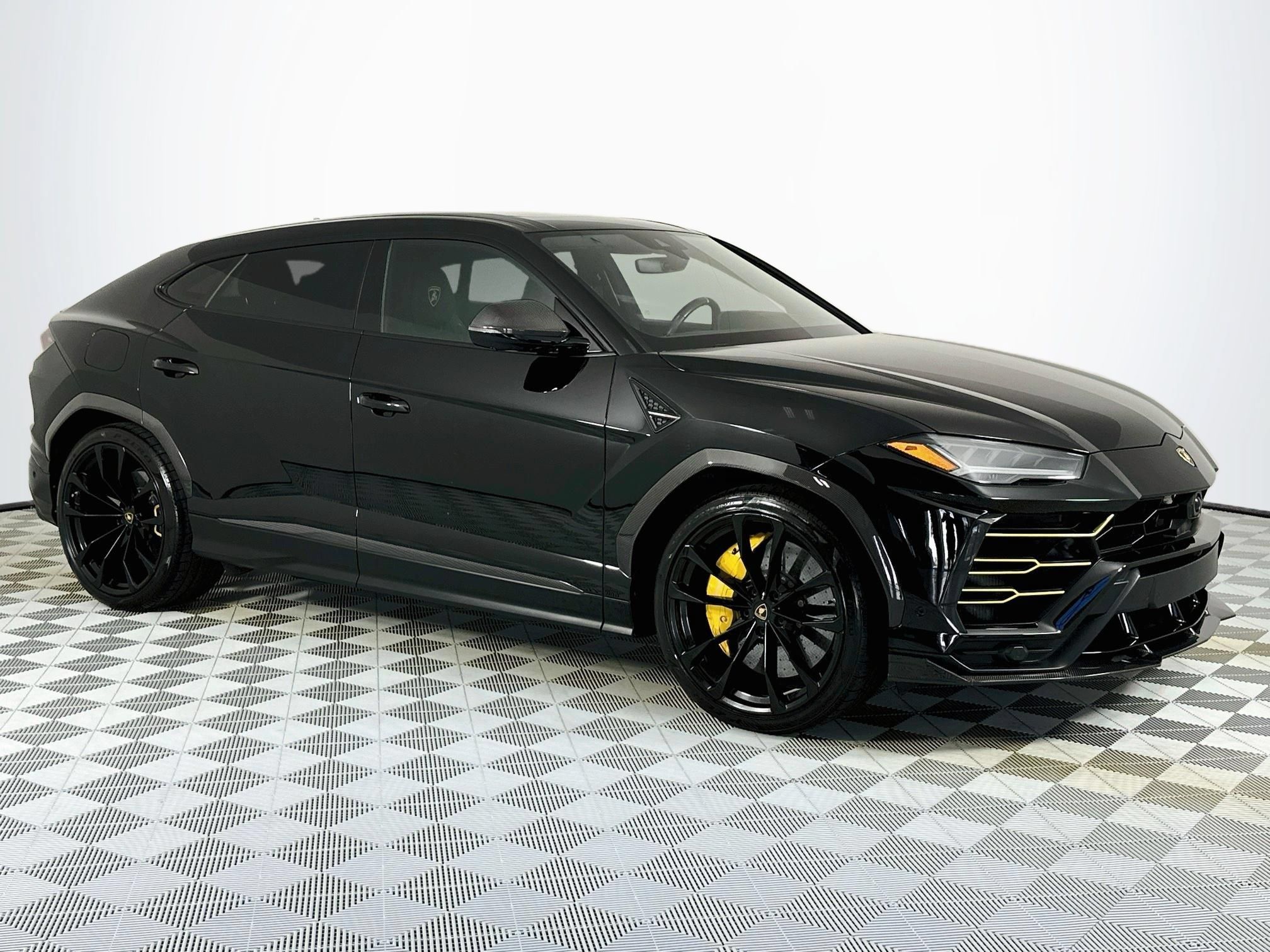 Used 2019 Lamborghini Urus AWD/4WD image 3