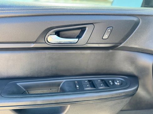 Used 2016 GMC Acadia SLE image 18