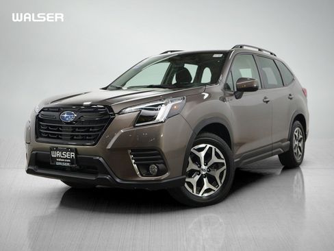 Used 2023 Subaru Forester Premium AWD/4WD image 1