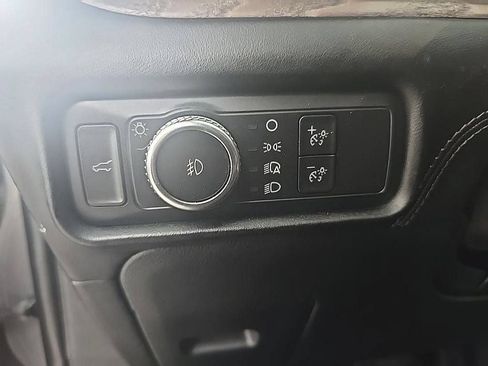 Used 2022 Ford Explorer Platinum w/ Equipment Group 601A AWD/4WD image 14