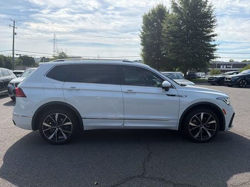 Used 2024 Volkswagen Tiguan SEL R-Line AWD/4WD image 8