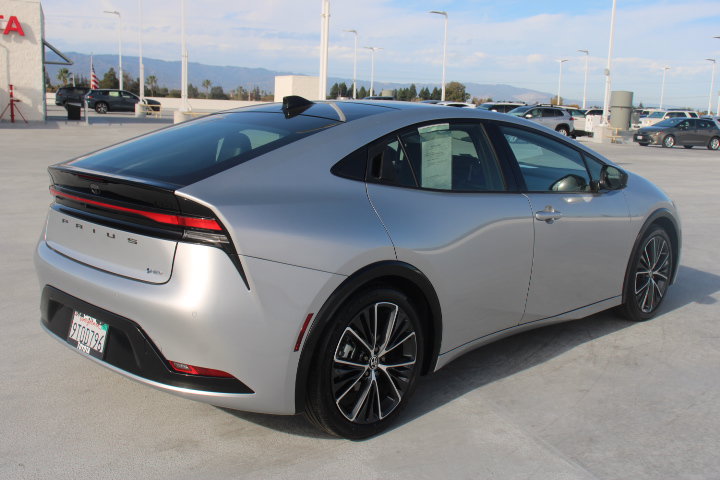 Certified 2025 Toyota Prius Limited FWD image 3